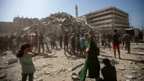 Heightened Military Offensive Unfolds in Gaza City